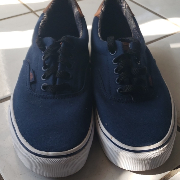 Shoes - Picture 1 of 4